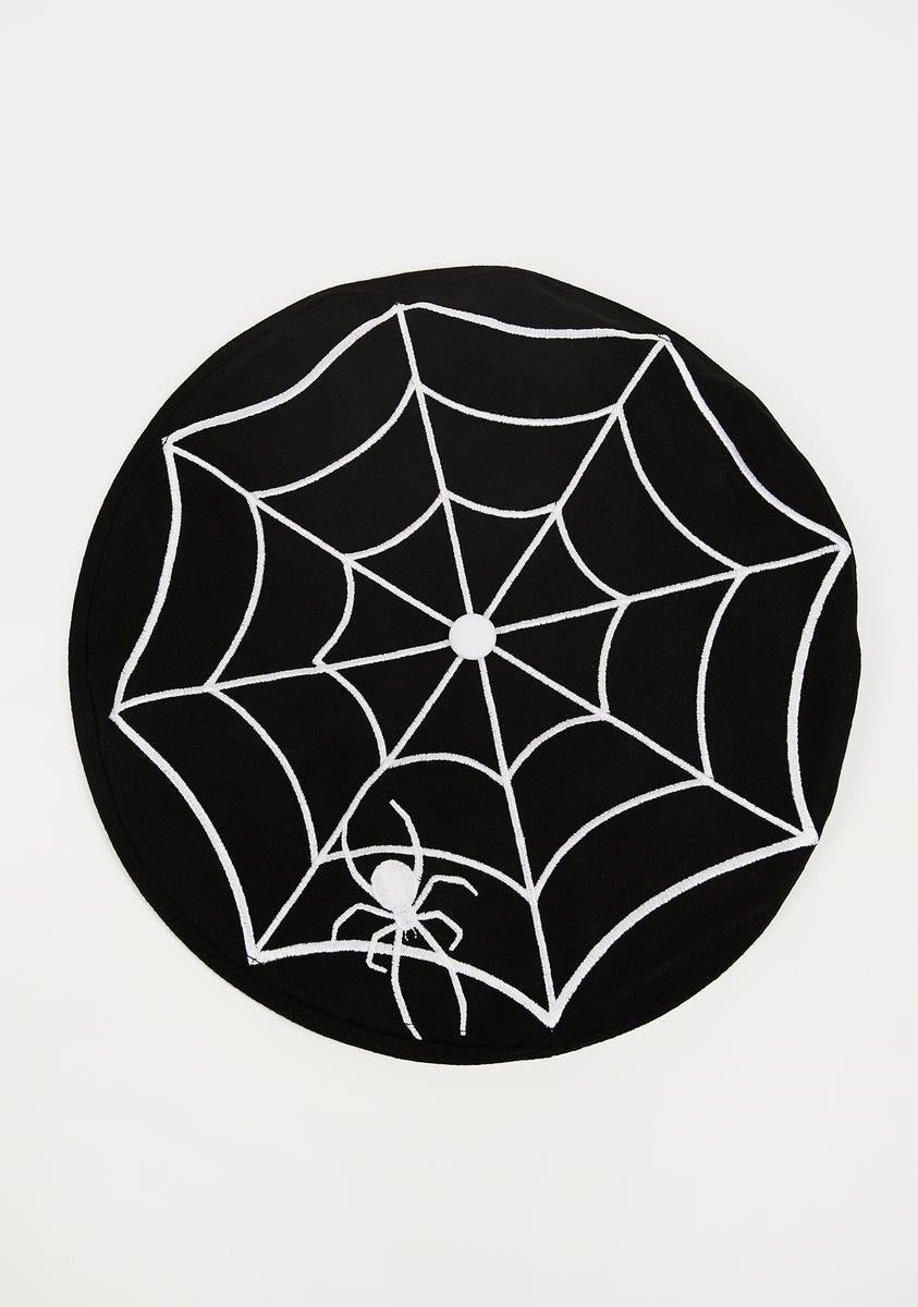 An Entanglement Embroidered Beret