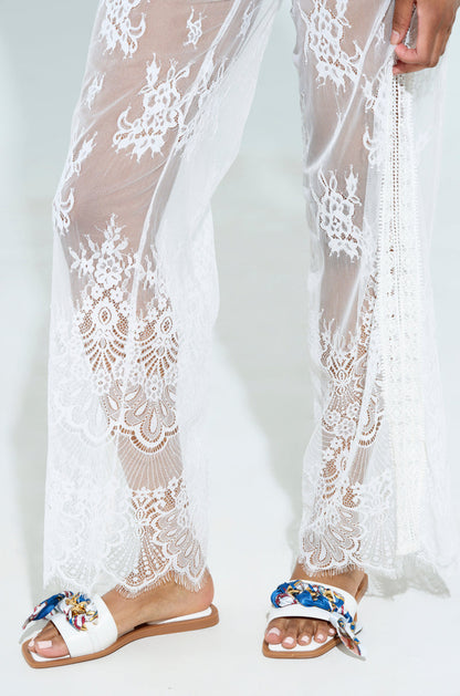 AKIRA LORCAN WHITE SANDAL