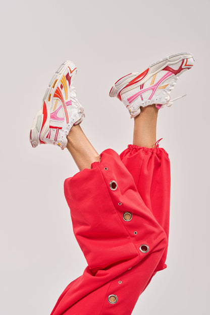 AKIRA GOLD MELAE WHITE AND PINK SNEAKER