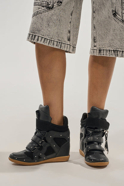 AKIRA GOLD RANGELEY BLACK SILVER HARDWARE EMBELLISHED WEDGE SNEAKER