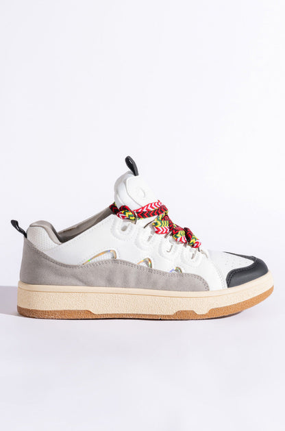 AKIRA ECLIPSE FLAT SNEAKER IN WHITE